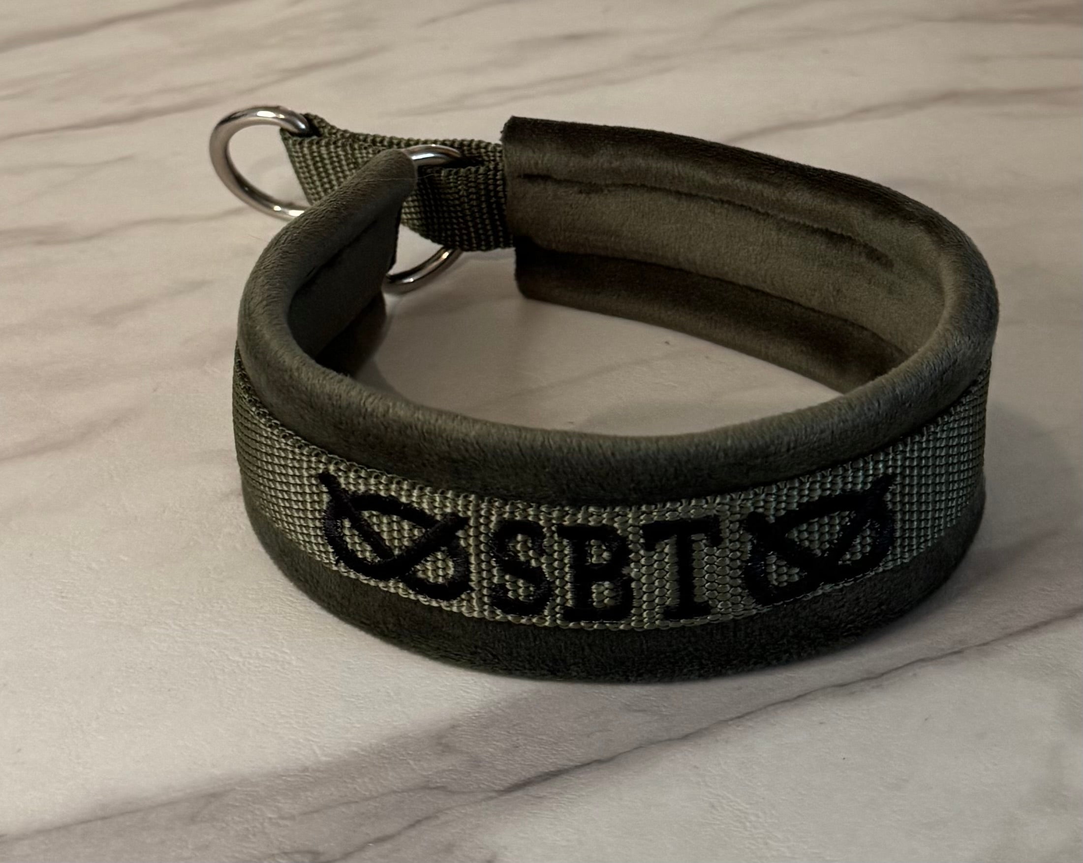 Collier brodé "SBT & KNOT " kaki